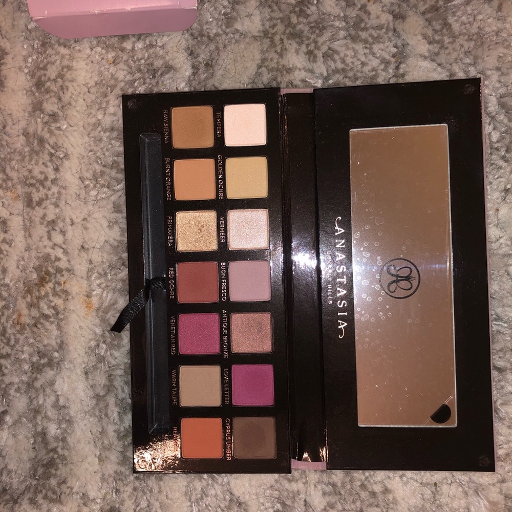 Modern Renaissance Pallet